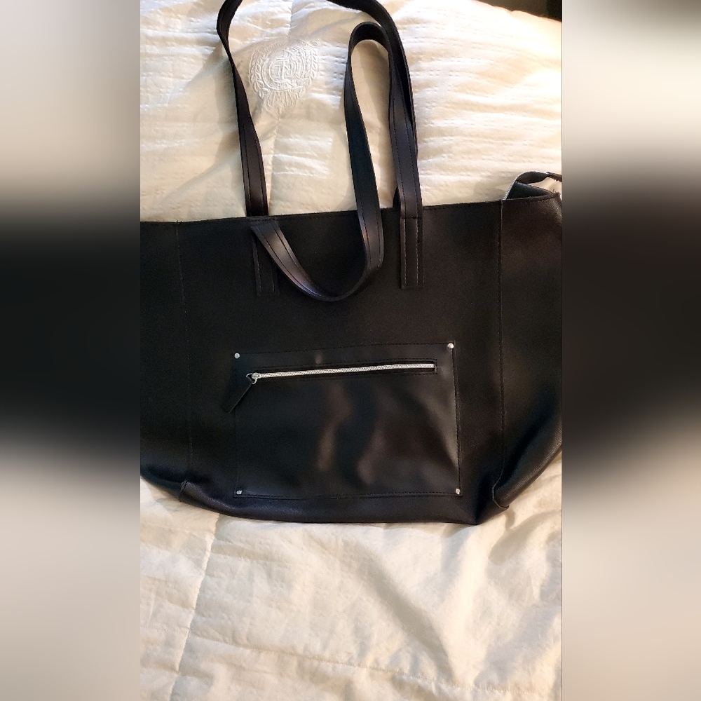 Basic Black Shoulder Bag - image 2